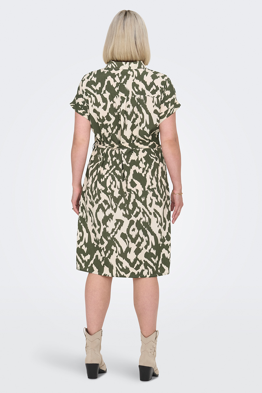 Vapaa-ajan mekko ONLY CARMAKOMA 15225526-Tarmac