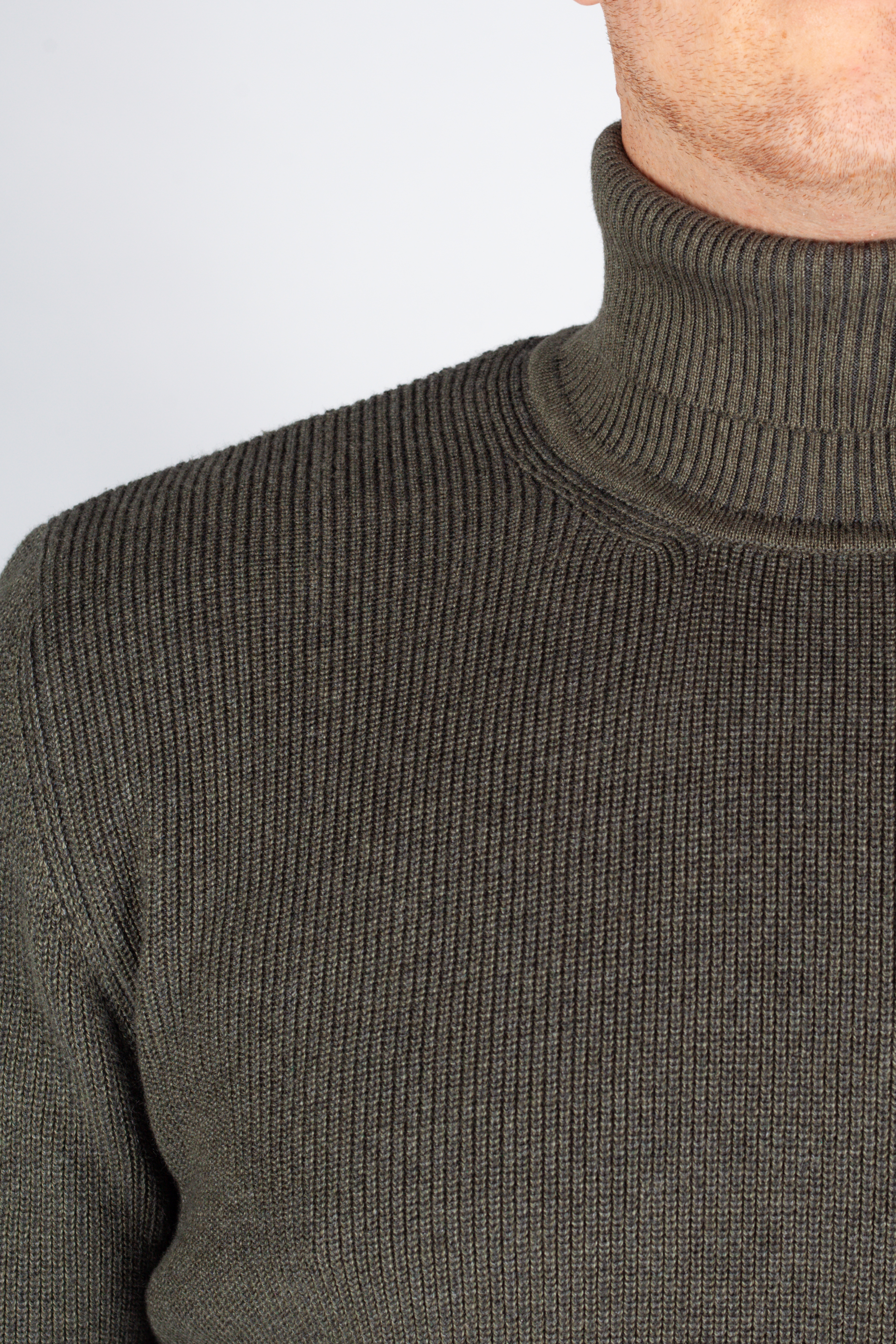 Megztinis MCL 33811-HAKI-MELANJ